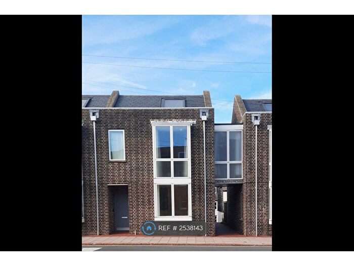 2 Bedroom End Of Terrace House To Rent In Western Road, Lewes, BN7