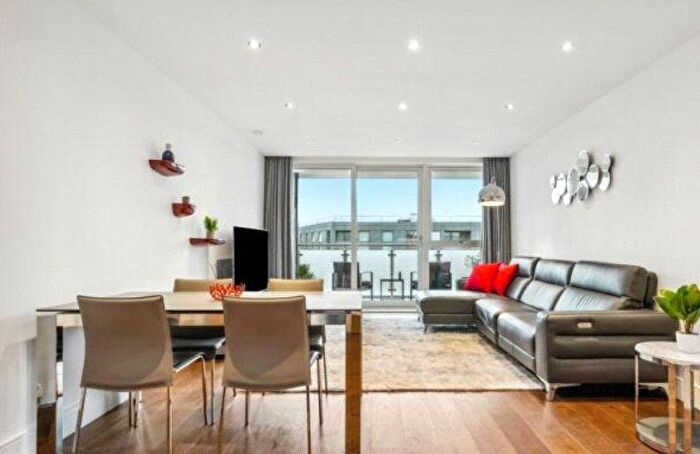 2 Bedroom Flat To Rent In Chancery House, Levett Square, Richmond, TW9