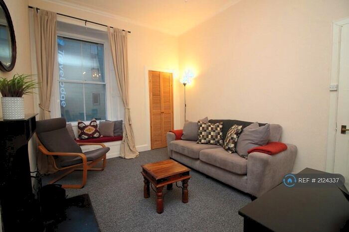 1 Bedroom Flat To Rent In St. Marys Street, Edinburgh, EH1