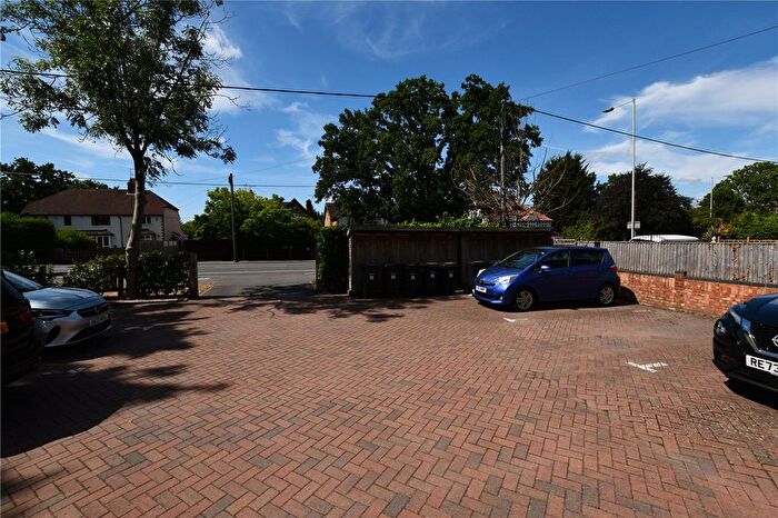 1 Bedroom Flat To Rent In Reading Road, Winnersh, Wokingham, Berkshire, RG41
