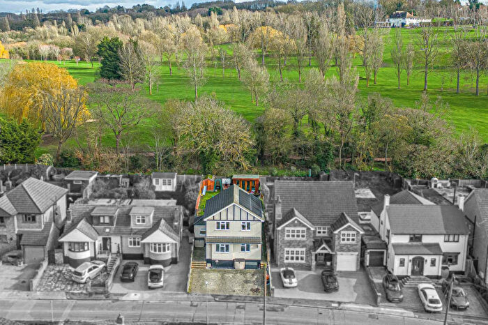 4 Bedroom Detached House For Sale In Crescent Road, Benfleet, SS7