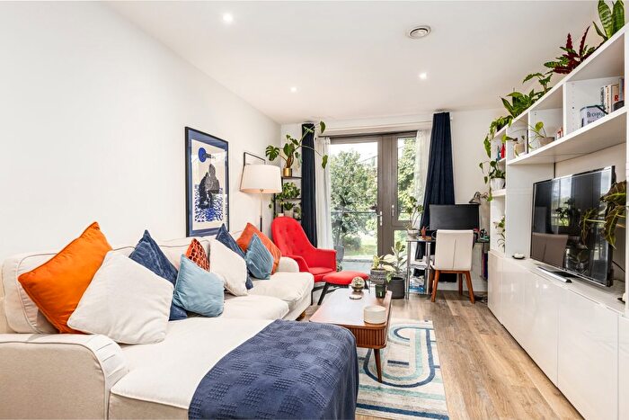 1 Bedroom Flat To Rent In The Grange, London, SE1