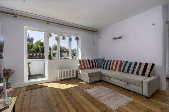 2 Bedroom Apartment To Rent In Bevenden Street, London, N1