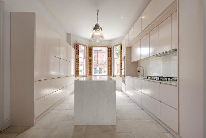5 Bedroom Detached House To Rent In Kersley Street, Battersea, SW11
