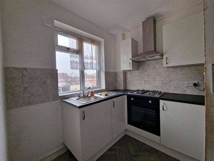 2 Bedroom Flat To Rent In Palgrave Avenue, Southall, UB1