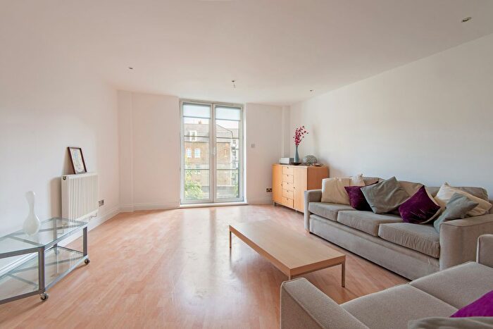 2 Bedroom Flat To Rent In Palgrave Gardens, London, NW1