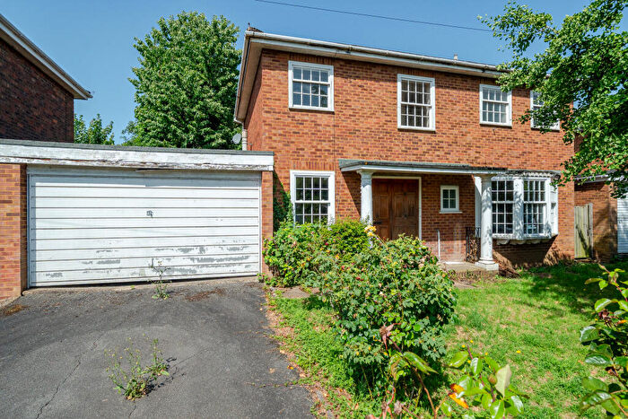 4 Bedroom Detached House For Sale In Cannock Close, Maidenhead, SL6