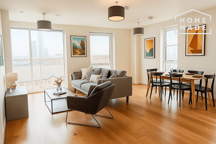 3 Bedroom Flat To Rent In The Slate Yard, M3