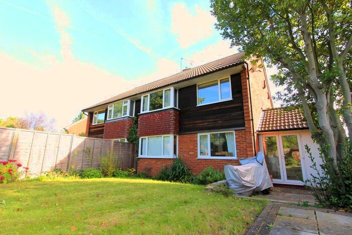 2 Bedroom Maisonette To Rent In Sandringham Road, Maidenhead, SL6