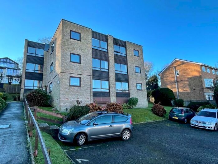 2 Bedroom Flat To Rent In Queens Road, Cowes PO31