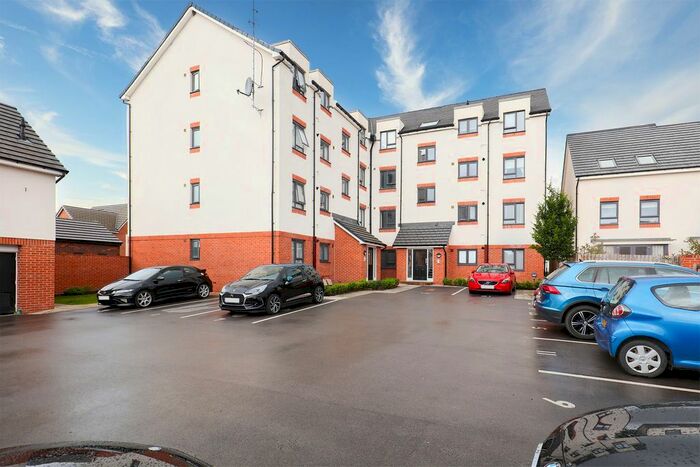 2 Bedroom Flat To Rent In Derwent Chase, Waverley S60