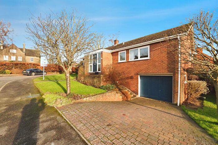 3 Bedroom Detached Bungalow For Sale In Grange Close, Ticknall, Derby, DE73