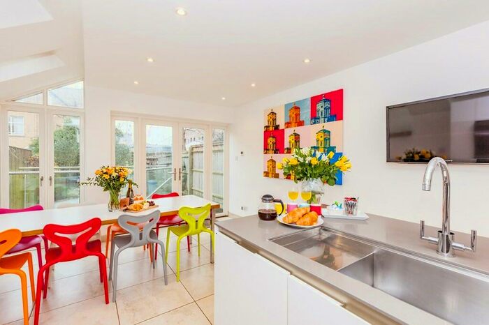 4 Bedroom Town House To Rent In Observatory Street, Jericho, OX2