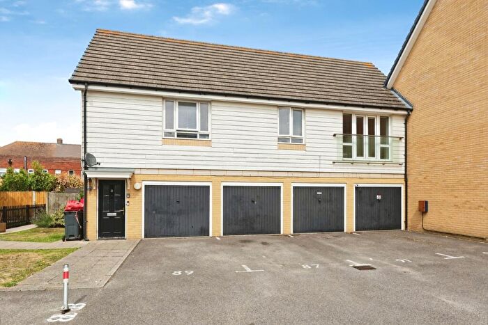 2 Bedroom Flat For Sale In King Charles Avenue, Ramsgate, Kent, CT12
