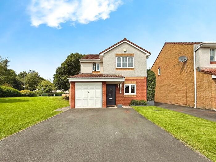 3 Bedroom Detached House For Sale In Newton Avenue, Glasgow, G72