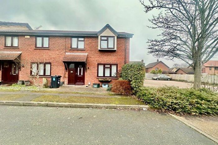 3 Bedroom Property To Rent In Trafford Close, Ilford, IG6