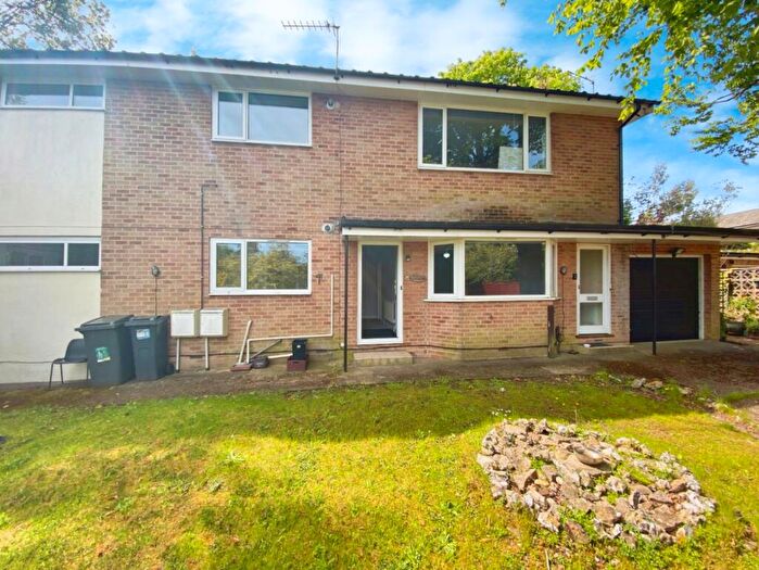 2 Bedroom Apartment To Rent In Stirling Road, Bournemouth, Dorset, BH3