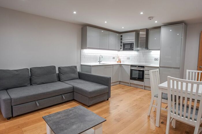 2 Bedroom Flat To Rent In Flat Signal House, Great Suffolk Street, London, SE1