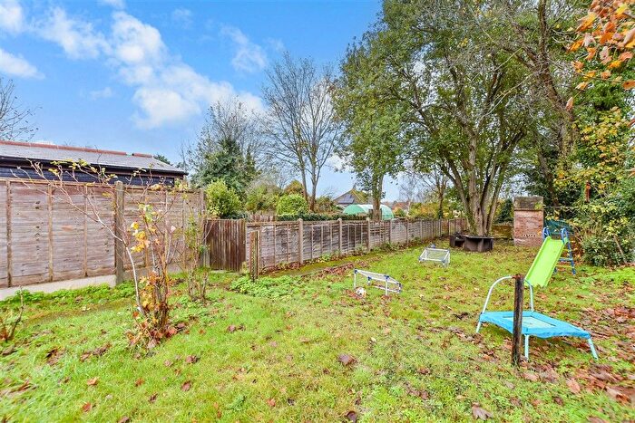 3 Bedroom End Of Terrace House For Sale In Loose Road, Maidstone, Kent, ME15