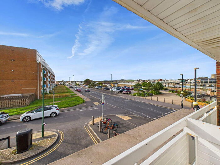 2 Bedroom Flat For Sale In Ferry Road, Shoreham By Sea, BN43