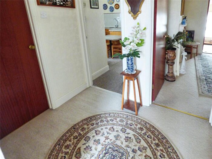 2 Bedroom Bungalow For Sale In Oakgrove Road, Bishopstoke, Eastleigh, SO50