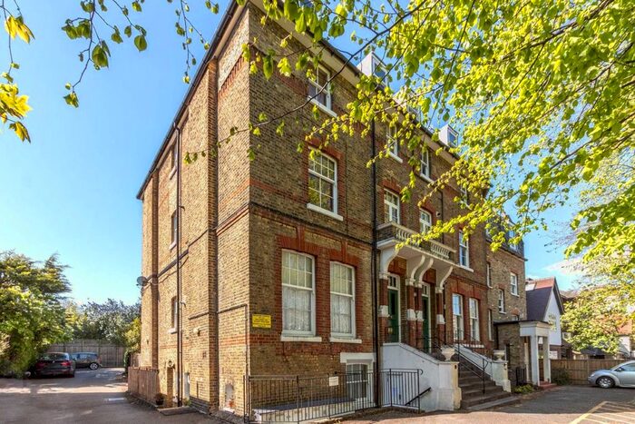 Studio To Rent In Oakhill Road, London, SW15