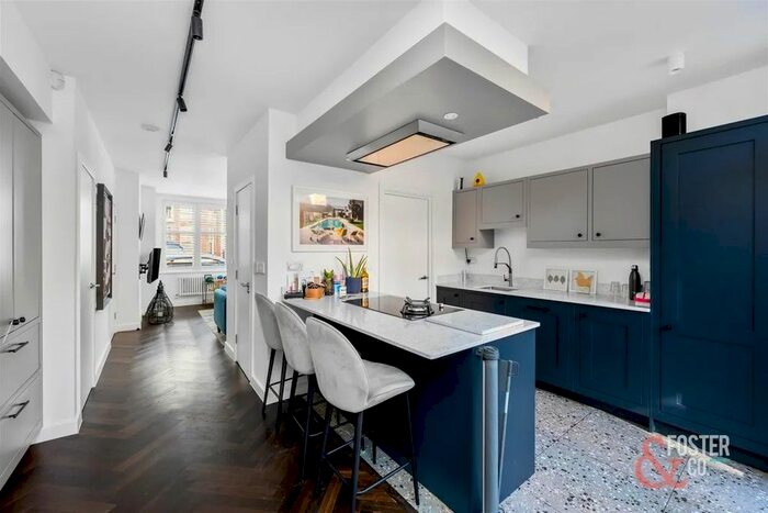 3 Bedroom Semi-Detached House To Rent In Pampisford Road, South Croydon, CR2