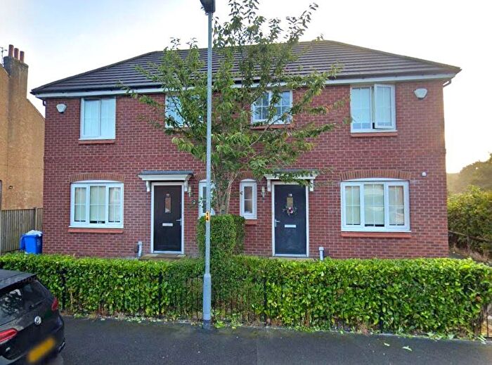 3 Bedroom Semi-Detached House To Rent In Trafalgar Street, Rochdale, Greater Manchester, OL16