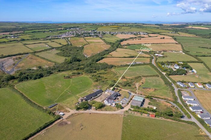 3 Bedroom Semi-Detached House For Sale In Eastmoor Park, Cuffern, Roch, Haverfordwest, SA62