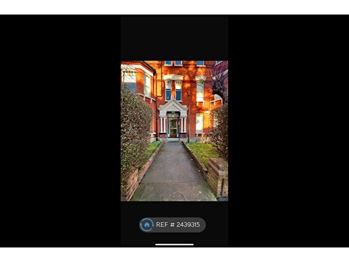 2 Bedroom Flat To Rent In Ferme Park Road, London, N8