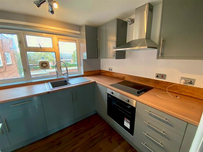 2 Bedroom Flat To Rent In Clavadel Road, Paddock Wood, Tonbridge, TN12