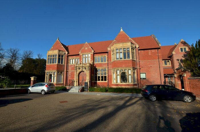 1 Bedroom Flat To Rent In Gables Close, Off Thorpe Road, Peterborough, PE3