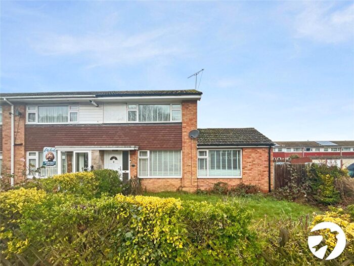 2 Bedroom End Of Terrace House For Sale In Beaconsfield Road, Sittingbourne, Kent, ME10