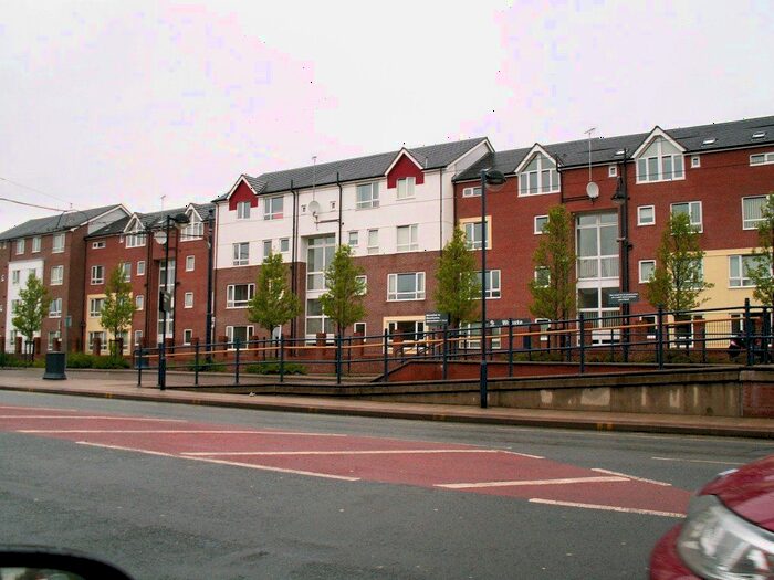 2 Bedroom Flat To Rent In Sugar Mill Square, Salford, M5
