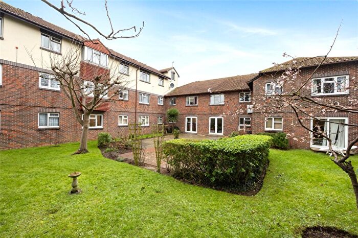 1 Bedroom Flat For Sale In Freshbrook Road, Lancing, West Sussex, BN15