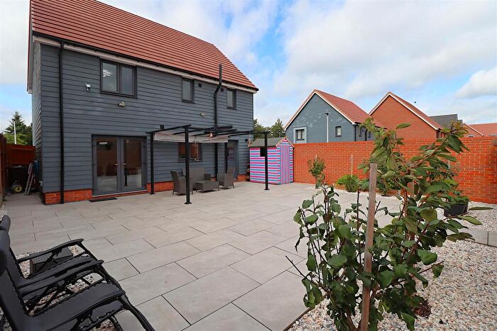4 Bedroom Detached House For Sale In Thomas Stanley Drive, Rainham, ME8