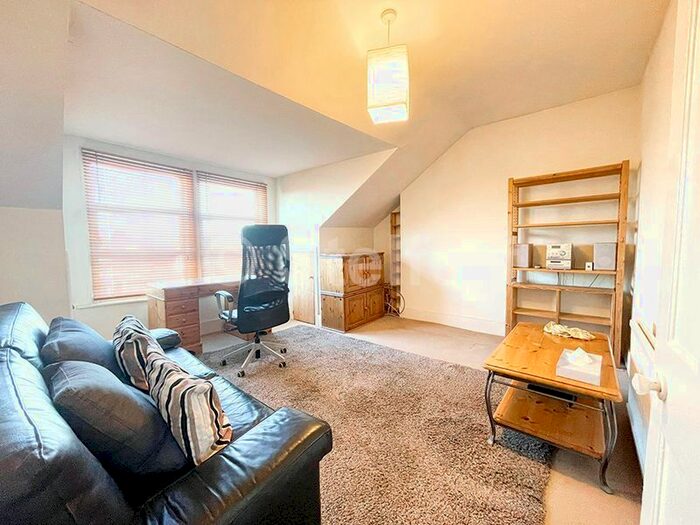 1 Bedroom Flat To Rent In Curzon Road, London N10