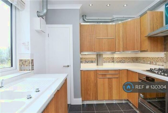 2 Bedroom Maisonette To Rent In Woodstock Way, Mitcham, CR4