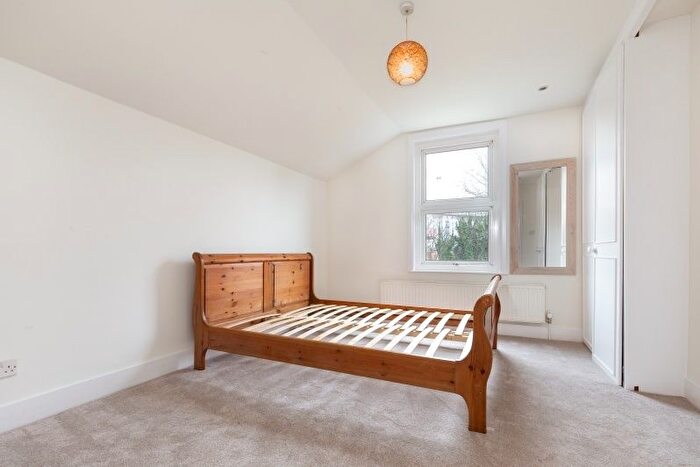 2 Bedroom Detached House To Rent In Gleneagle Road, Streatham, SW16