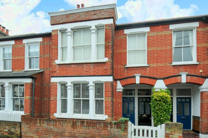 2 Bedroom Maisonette To Rent In Balvernie Grove, Southfields, London, SW18