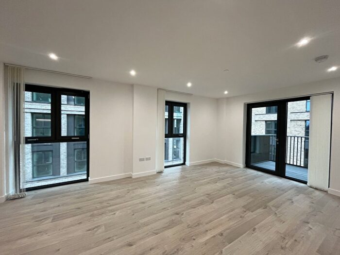 2 Bedroom Flat To Rent In Darter House, Anax Street, Woodberry Down, N4