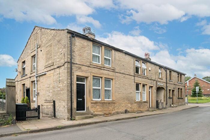 1 Bedroom Cottage For Sale In St. Peters Square, Sowerby Bridge, West Yorkshire, HX6