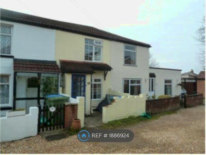 2 Bedroom Terraced House To Rent In Commercial Street, Southampton, SO18