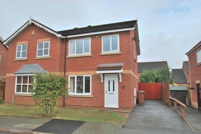 3 Bedroom Property To Rent In Cross Waters Close, Northampton NN4