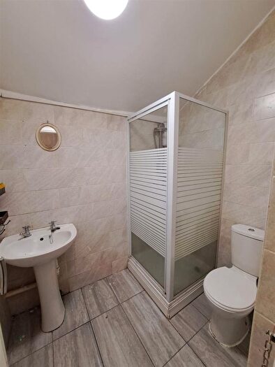 Studio To Rent In Turnpike Lane, London, N8