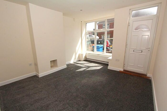 2 Bedroom Terraced House To Rent In Chesterfield Avenue, New Whittington, S43