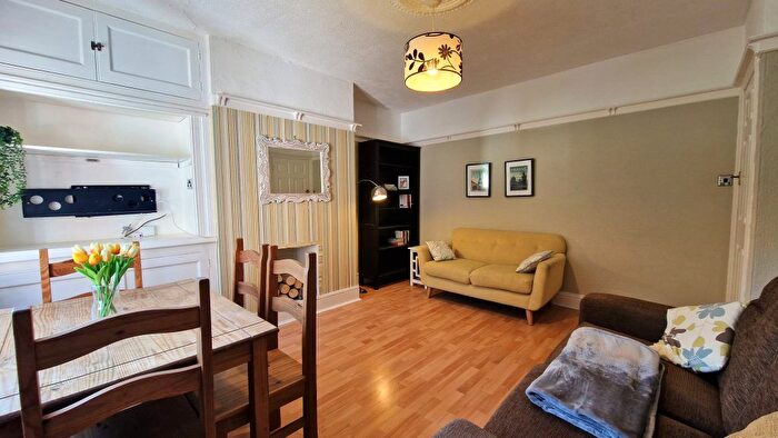 3 Bedroom Flat To Rent In Lealholm Road, High Heaton, Newcastle Upon Tyne, NE7