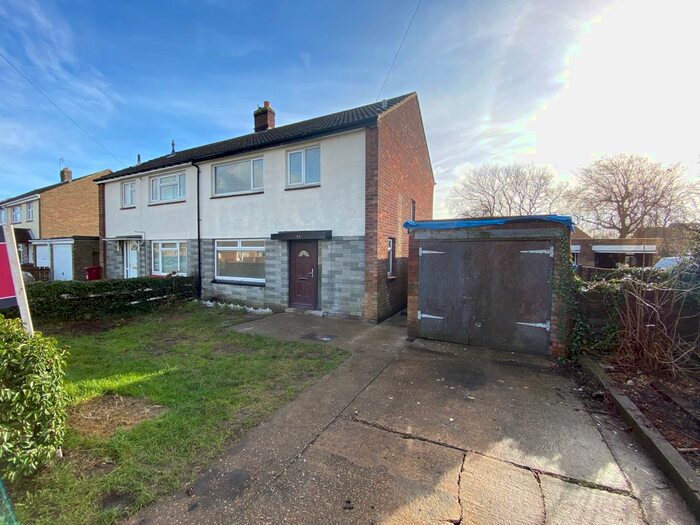 3 Bedroom Semi-Detached House To Rent In Greengate Lane, South Killingholme, DN40