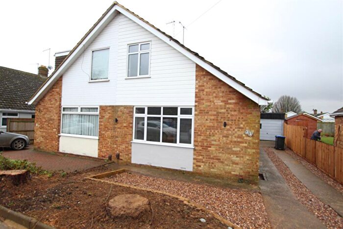 3 Bedroom House To Rent In Druids Way, Northampton, NN3