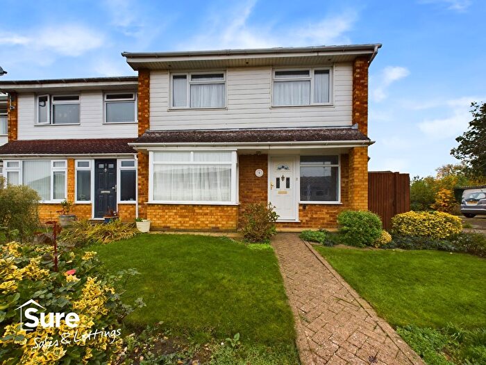 4 Bedroom Semi-Detached House To Rent In Varney Close, Hemel Hempstead, Hertfordshire, HP1